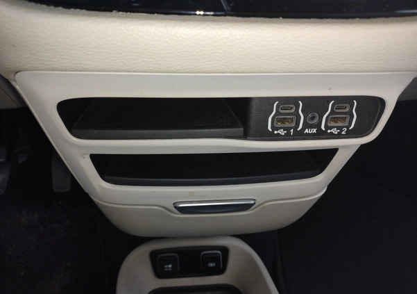 Chrysler Pacifica cena 171585 przebieg: 80500, rok produkcji 2021 z Czersk małe 232